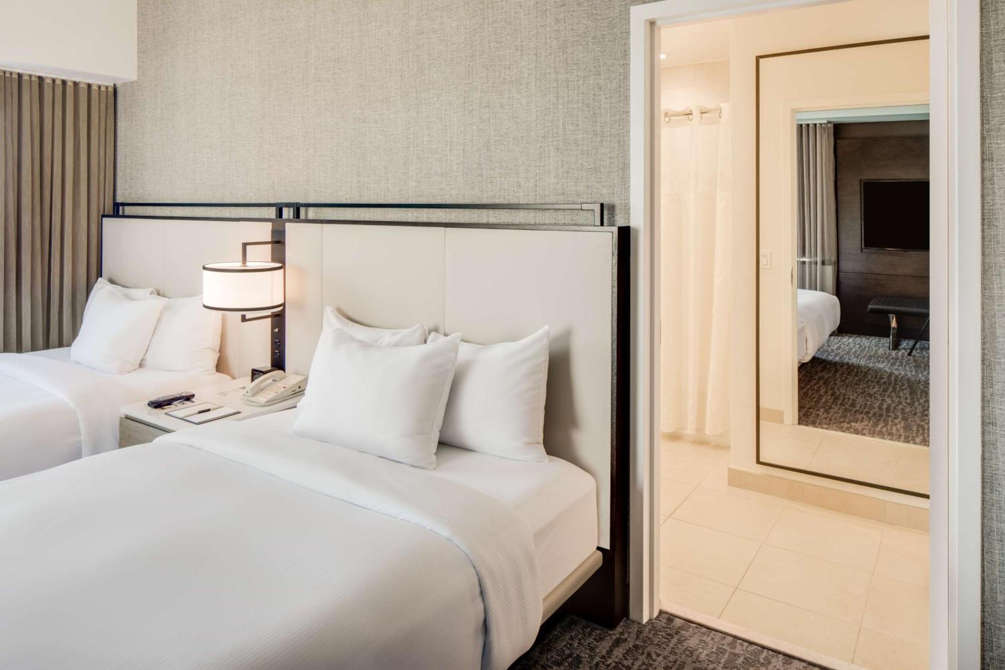 Doubletree By Hilton Hotel & Suites ג'רזי סיטי מראה חיצוני תמונה